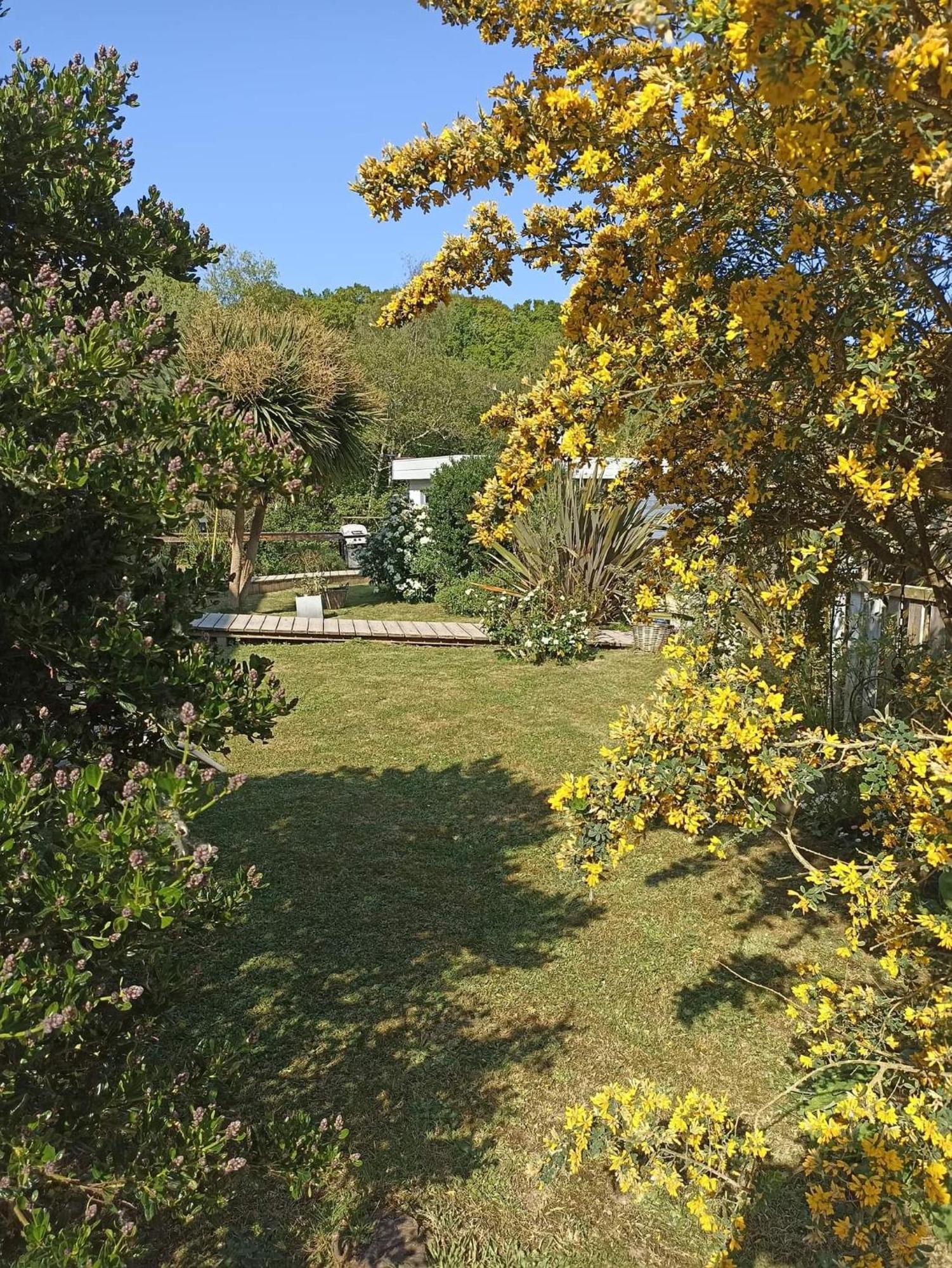 Lodge Avec Vue Sur La Riviere Lannion Bagian luar foto